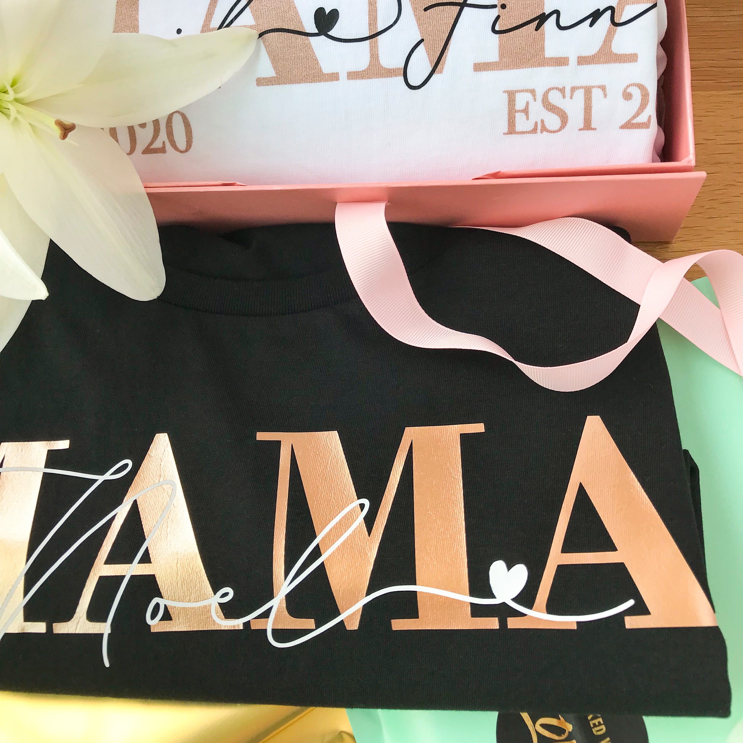 Classic Mama T-Shirt schwarz personalisiert mit Kindernamen