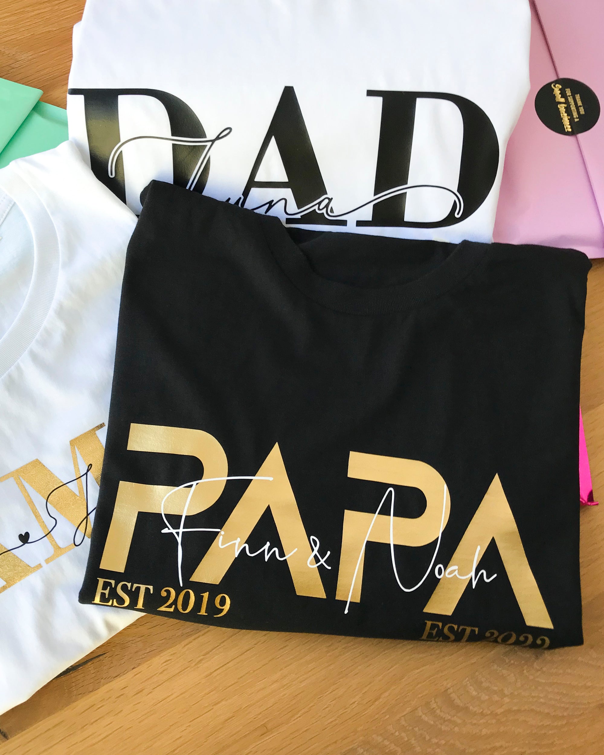 Papa T-Shirt Geometrie schwarz, personalisiert mit Kindernamen